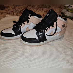 Jordan Women's Black and Cream Sneakers
